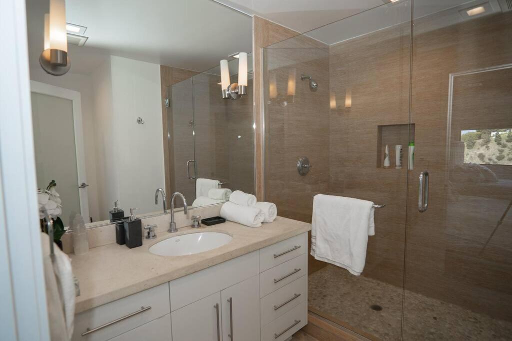 Hollywood Hills Luxe Escape Villa Los Angeles